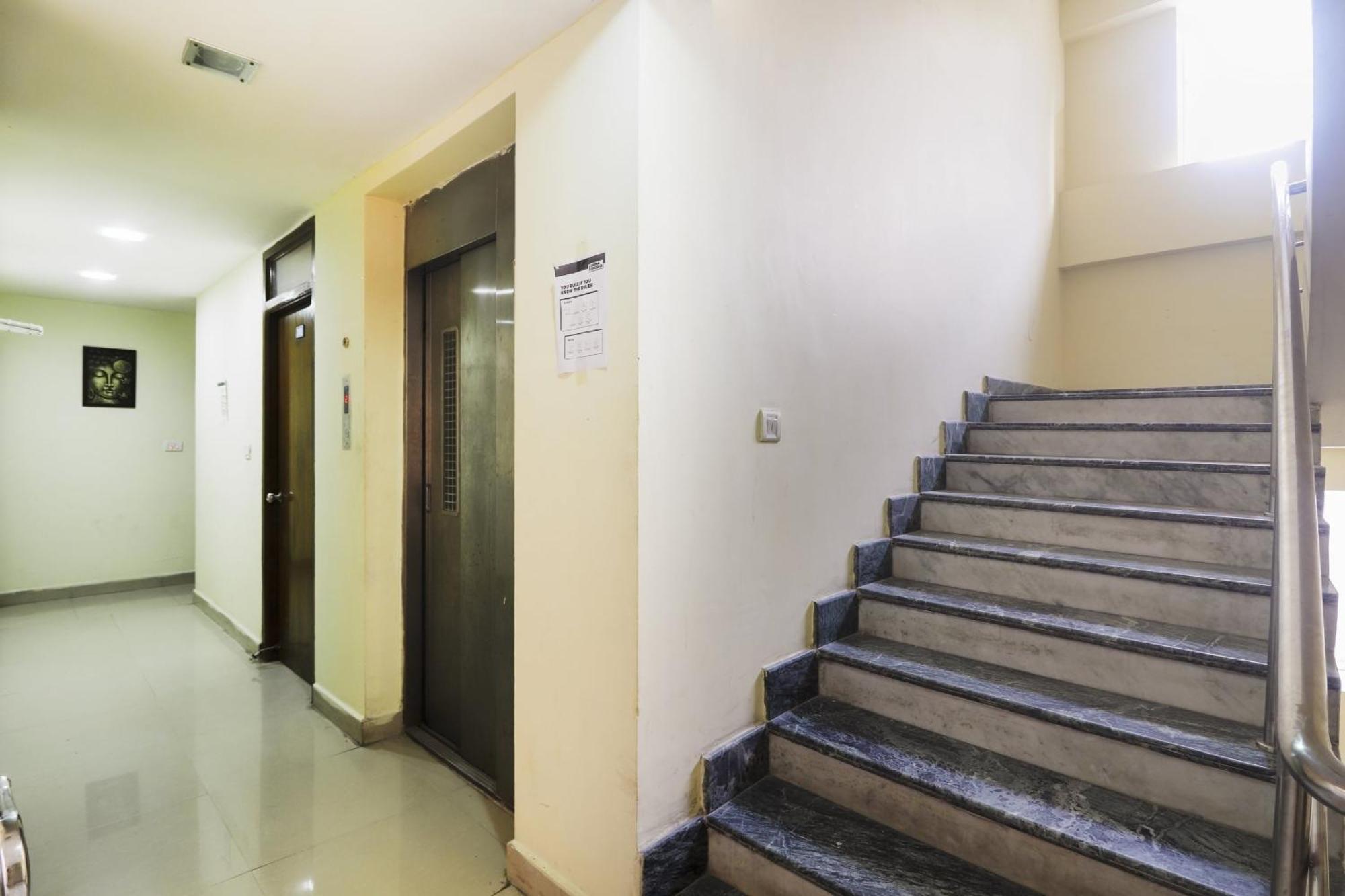 Hotel O Ruby Grand Inn Kondapur  Kültér fotó